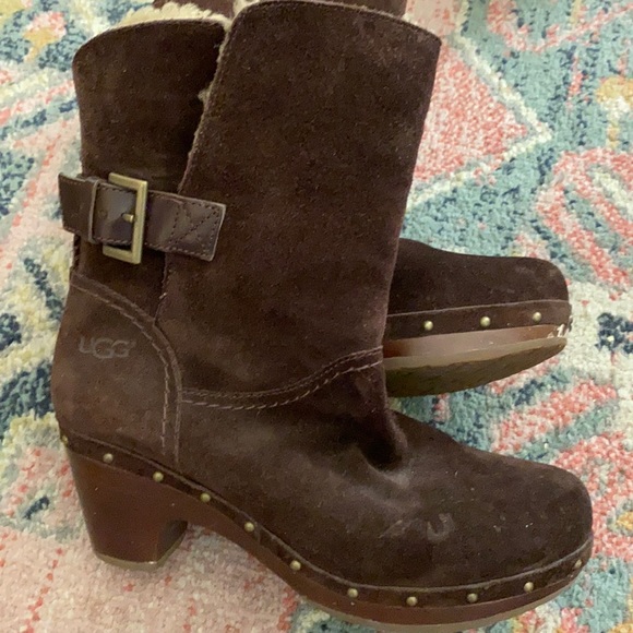 Ugg boots - Picture 1 of 2